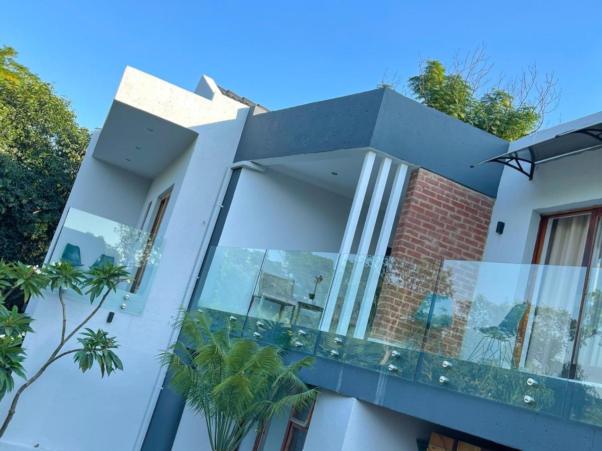 Amoris Guest House-Randburg Йоханнесбург Экстерьер фото