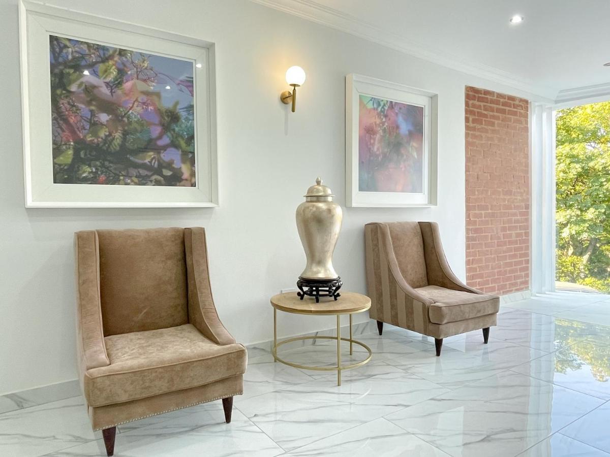 Amoris Guest House-Randburg Йоханнесбург Экстерьер фото