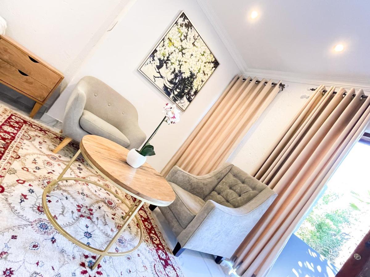 Amoris Guest House-Randburg Йоханнесбург Экстерьер фото