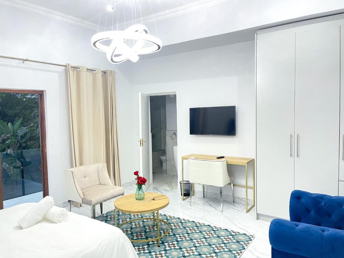 Amoris Guest House-Randburg Йоханнесбург Экстерьер фото