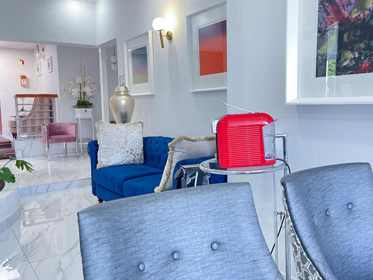 Amoris Guest House-Randburg Йоханнесбург Экстерьер фото